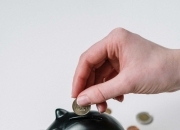 黄金的最优投资策略是什么？这种策略如何影响投资回报？