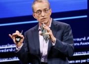 英特尔CEO帕特•盖尔辛格离职 股价上涨
