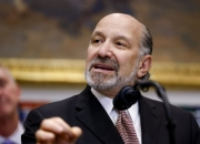 美国商务部长据悉会晤主要建商 推动降低购房成本