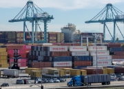 美官员：欧盟应考虑将格陵兰岛关税问题与美欧贸易协定剥离