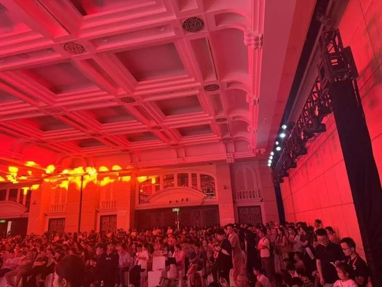 太火爆，太吓人！牛市来了？刘煜辉研判未来两大投资策略，19岁少年高呼我能赢 第2张